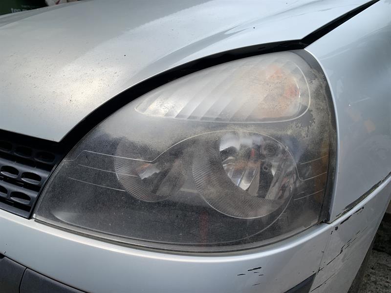 faro delantero izquierdo Renault Clio II