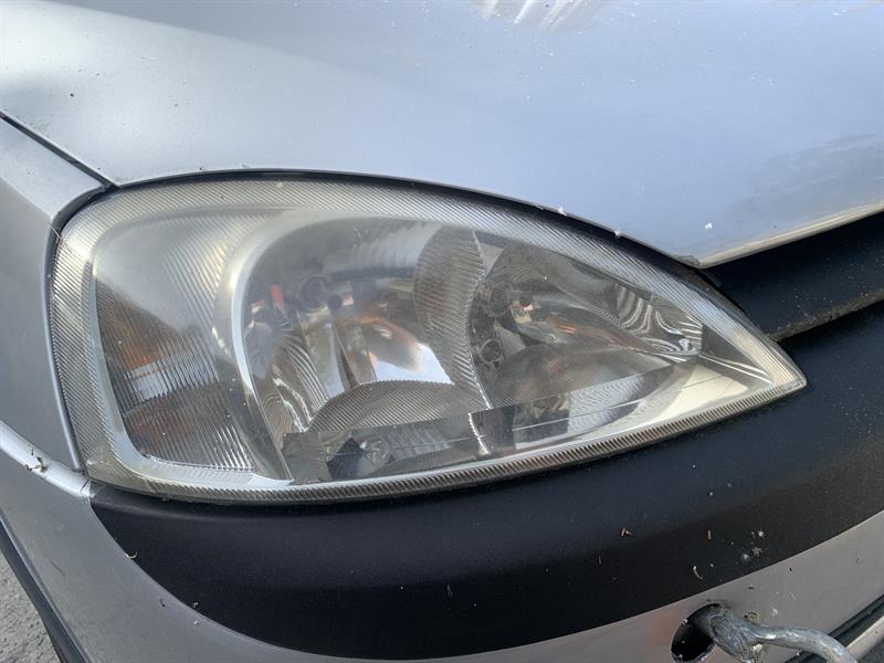 faro delantero derecho Opel Corsa C